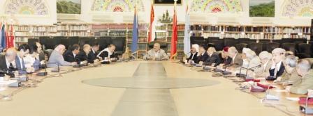 رئيس الجمهورية لدى ترؤسه اجتماع مجلس الدفاع الوطني أمس